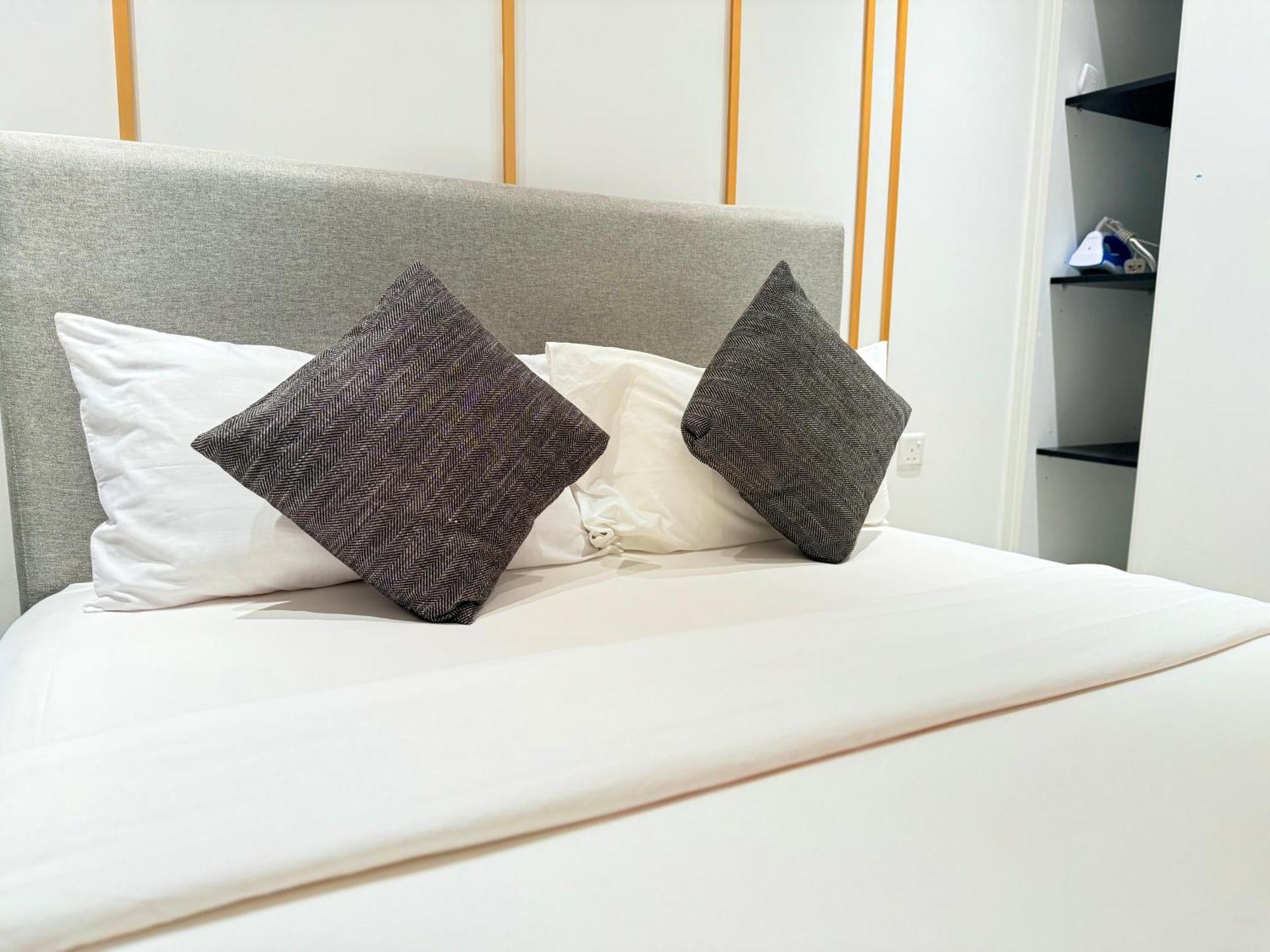 Griffins Grove At Axon Bukit Bintang Kuala Lumpur
